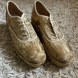 Rare Tory Burch Gold Embroidered Lace Up Shoes